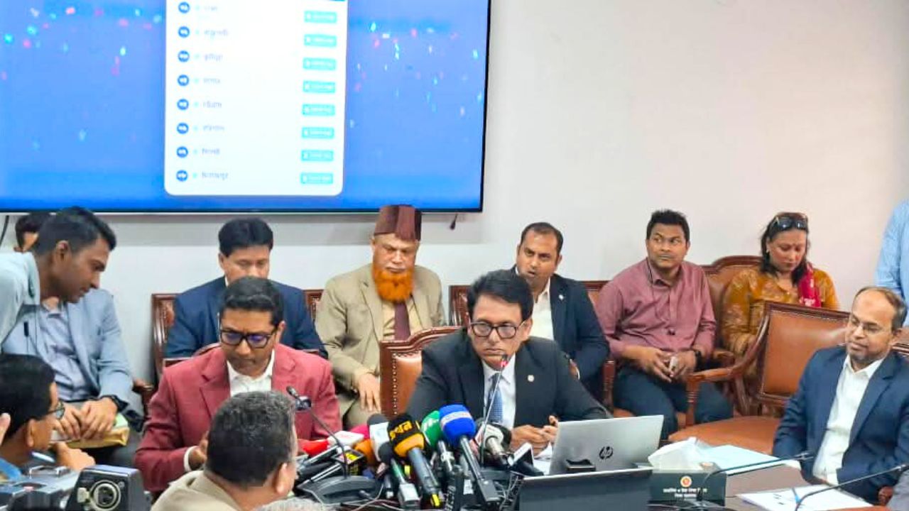 প্রাথমিকের স্থগিত বৃত্তি পরীক্ষা চলতি বছরে নেওয়ার ঘোষণা শিক্ষামন্ত্রীর