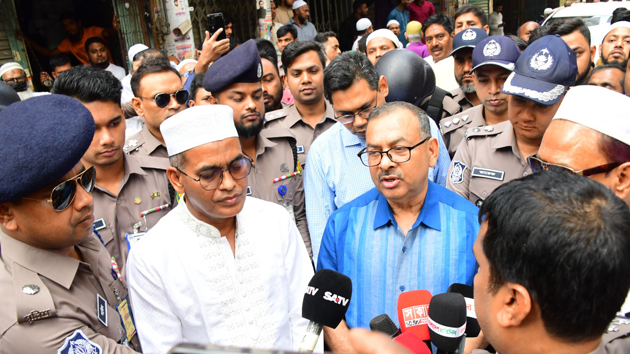 দ্রব্যমূল্য সহনীয় পর্যায়ে রাখতে ব্যবসায়ীদের আহ্বান ডিএমপি কমিশনারের