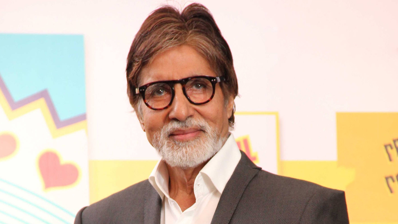 মধ্যরাতে রহস্যময় পোস্ট অমিতাভের