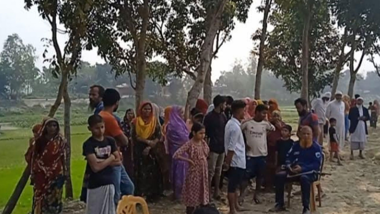 গাছের সঙ্গে ঝুলছিল প্রবাসীর মরদেহ