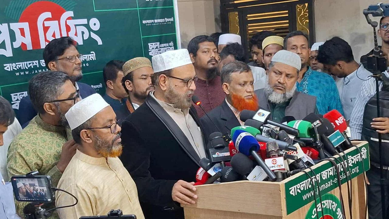 ফলাফল স্থগিত রেখে পুনঃগণনার দাবি জামায়াত প্রার্থী হাজী এনায়েতের