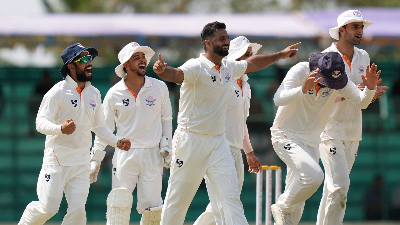 ৬৭ বছরের অপেক্ষার অবসান, ভারতের চ্যাম্পিয়ন জম্মু-কাশ্মির