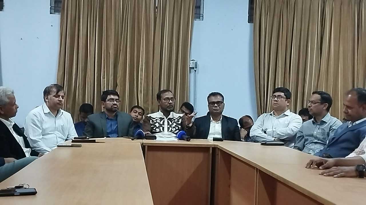 ফ্যাসিবাদী শিক্ষকদের প্রতি জিরো টলারেন্স নীতি : জবি শিক্ষক সমিতি