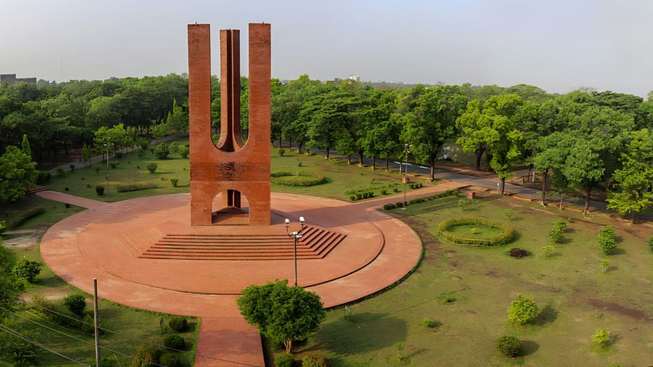 জাবিতে প্রথম ধাপের ভর্তির পর অর্ধেকেরও বেশি আসন ফাঁকা