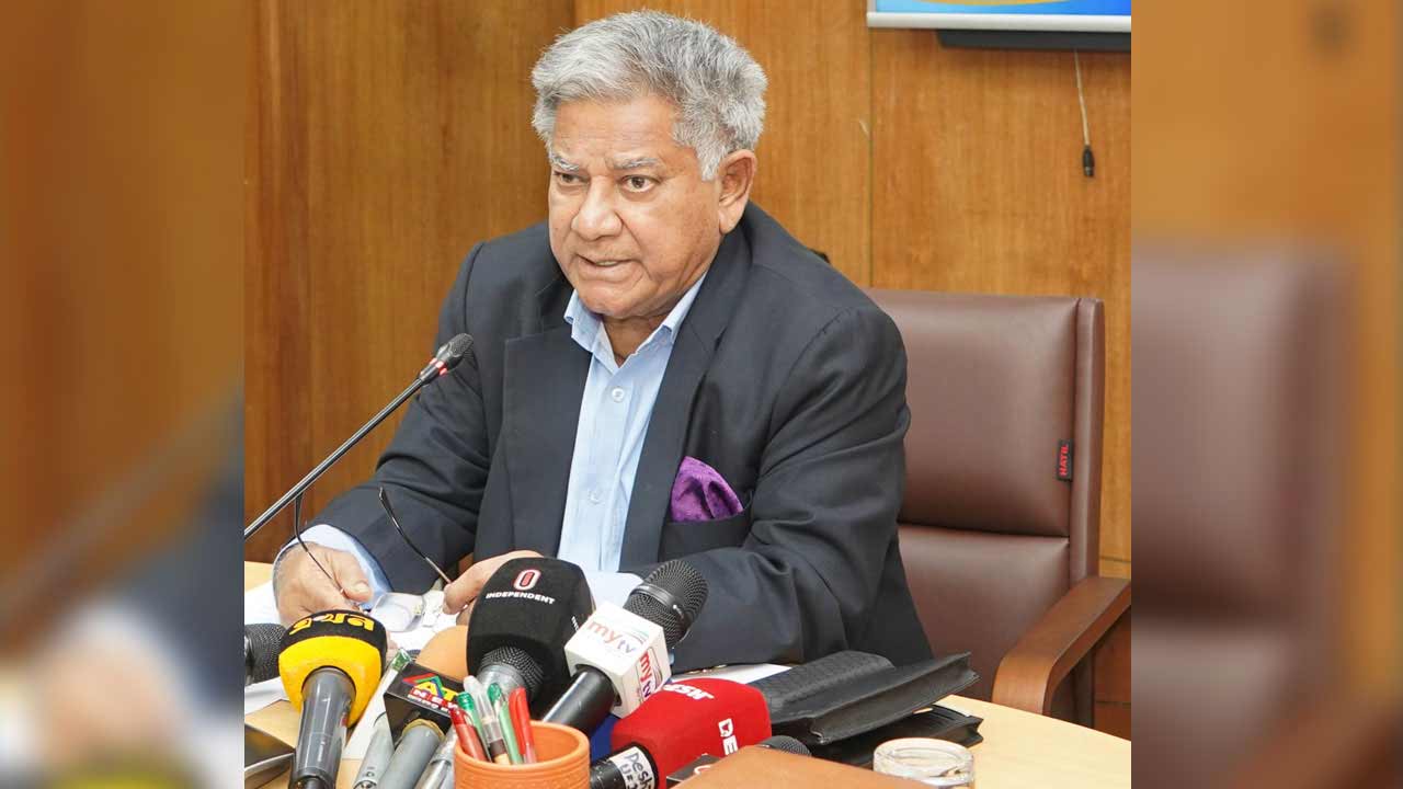 লাইটার জাহাজ থেকে দ্রুত পণ্য খালাস না হলে কঠোর ব্যবস্থা নেওয়ার নির্দেশ