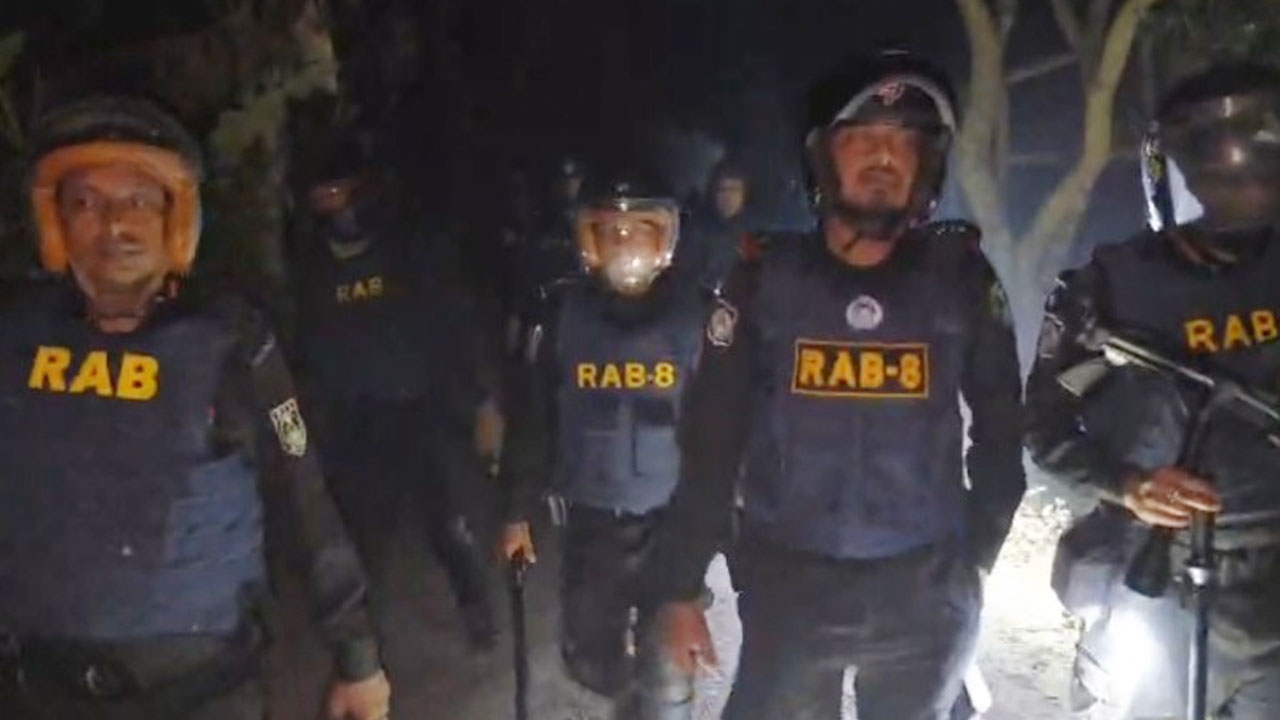 মাদারীপুরে দুই পক্ষের সংঘর্ষে ককটেল বিস্ফোরণ, আহত ৩