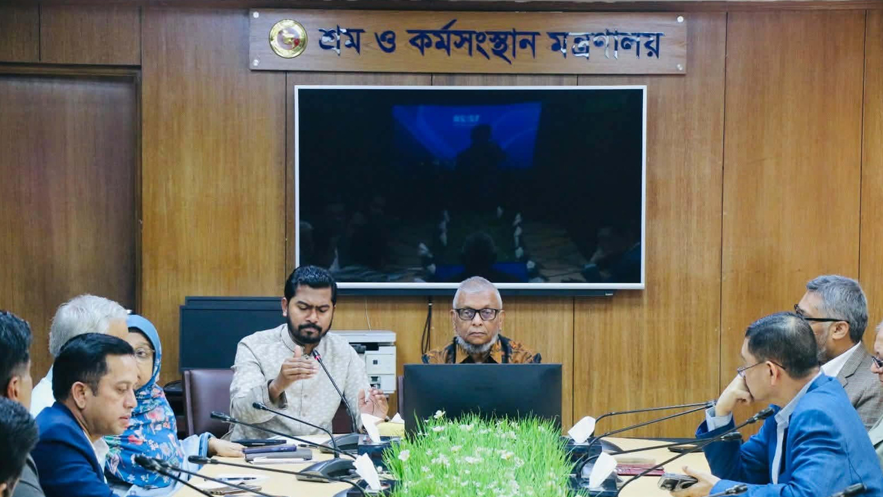শ্রমিক-মালিক সম্পর্ক উন্নয়নে জোর দিতে হবে: শ্রমমন্ত্রী