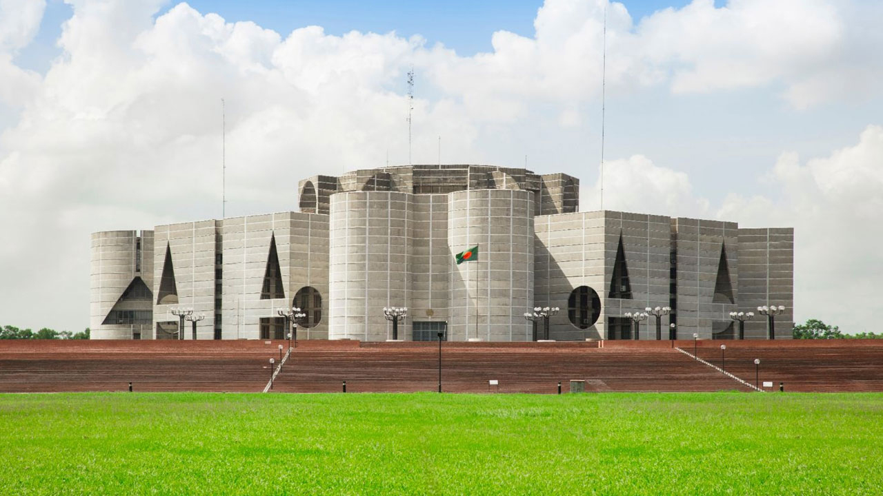 মঙ্গলবার সংসদের দক্ষিণ প্লাজায় এমপি-মন্ত্রীদের শপথ