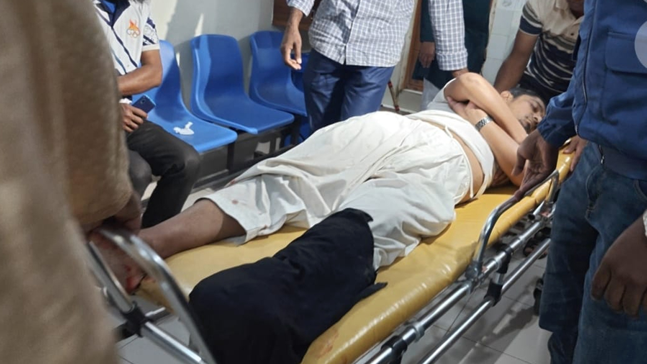 নাটোরে নিজের পিস্তলের গুলিতে এসআই গুলিবিদ্ধ