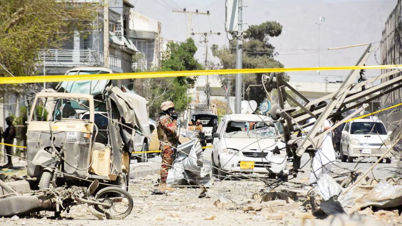 পাকিস্তানে নিরাপত্তা চৌকিতে গাড়িবোমা হামলা, ১১ নিরাপত্তাকর্মী নিহত