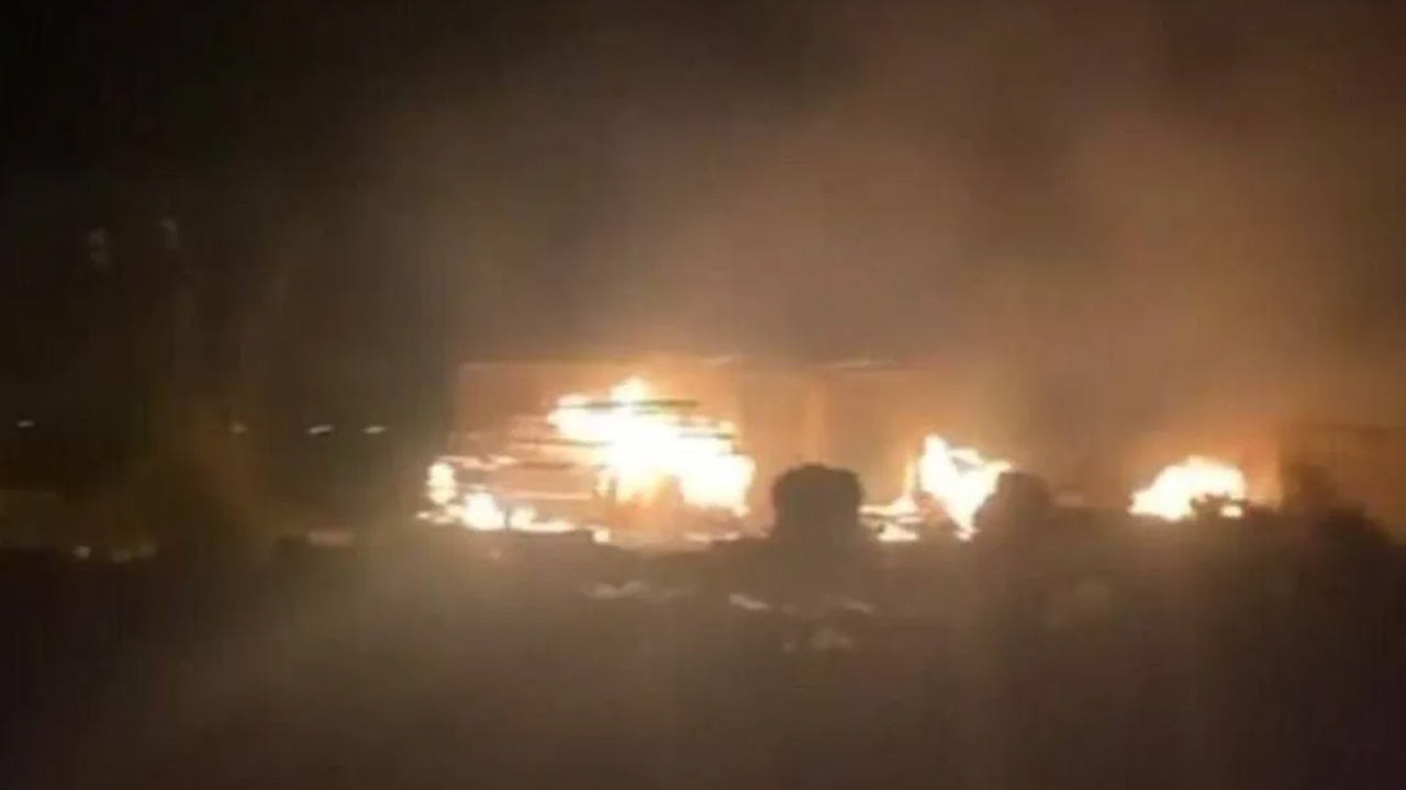 পাকিস্তানের বিমান হামলার পর আফগান নেতাদের জরুরি বৈঠক