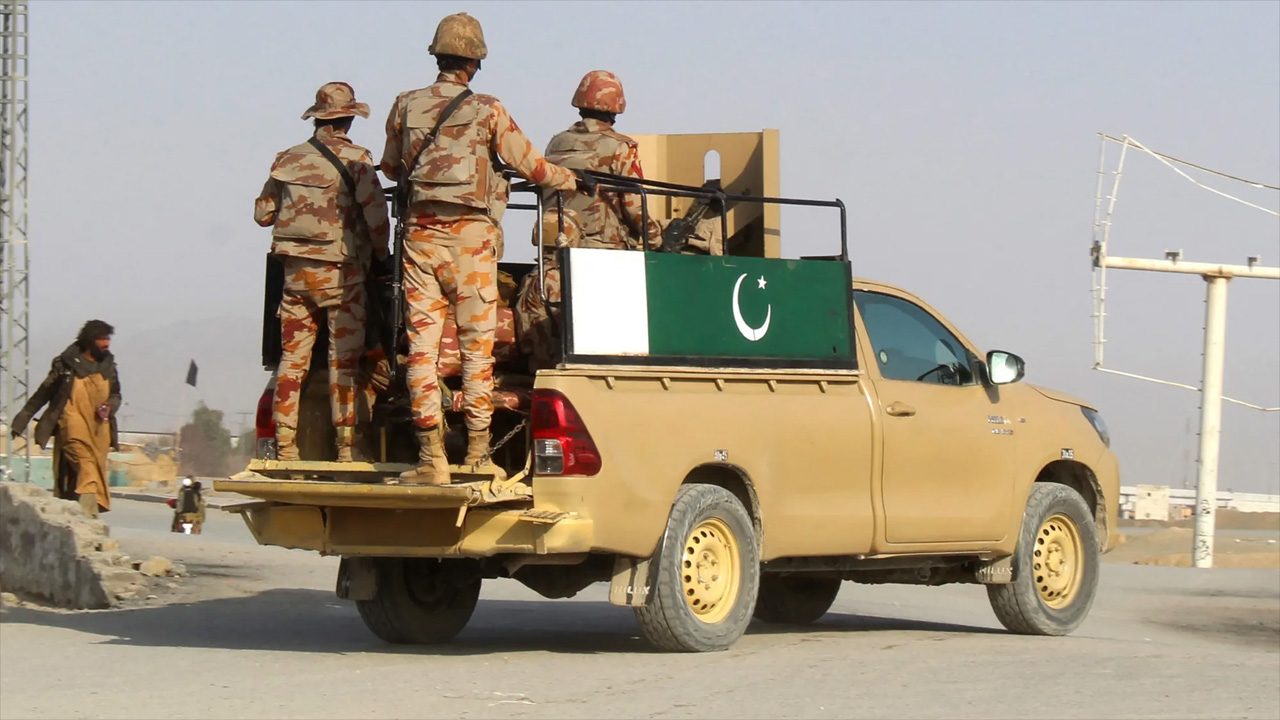 আফগানিস্তানের ২৭৪ ও নিজেদের ১২ সেনা নিহতের তথ্য জানাল পাকিস্তান