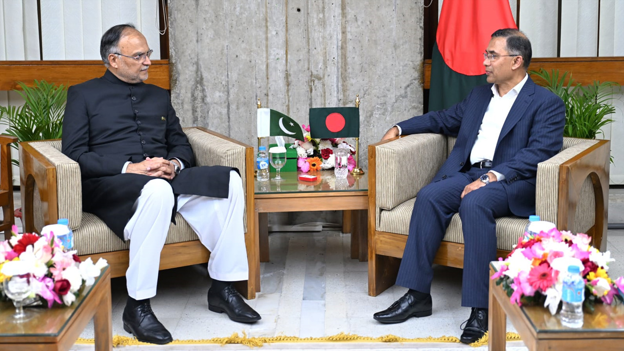 প্রধানমন্ত্রী তারেক রহমানকে পাকিস্তান সফরের আমন্ত্রণ