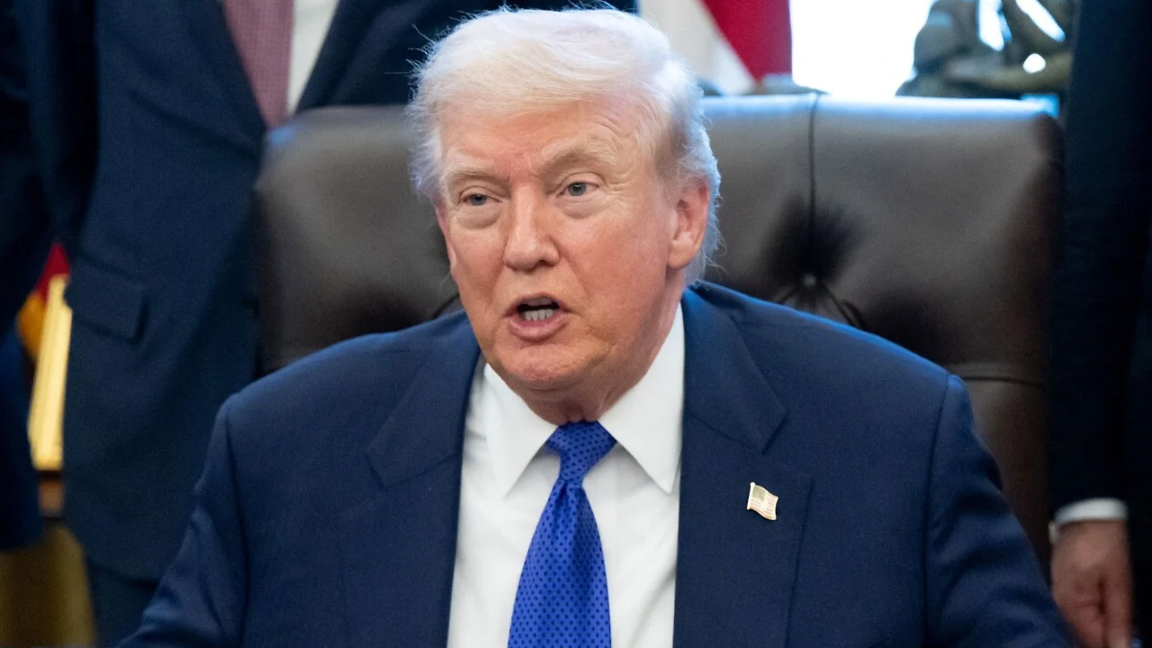 চুক্তি না করলে ‘ভয়াবহ কিছু ঘটবে’, ইরানকে ট্রাম্পের হুমকি