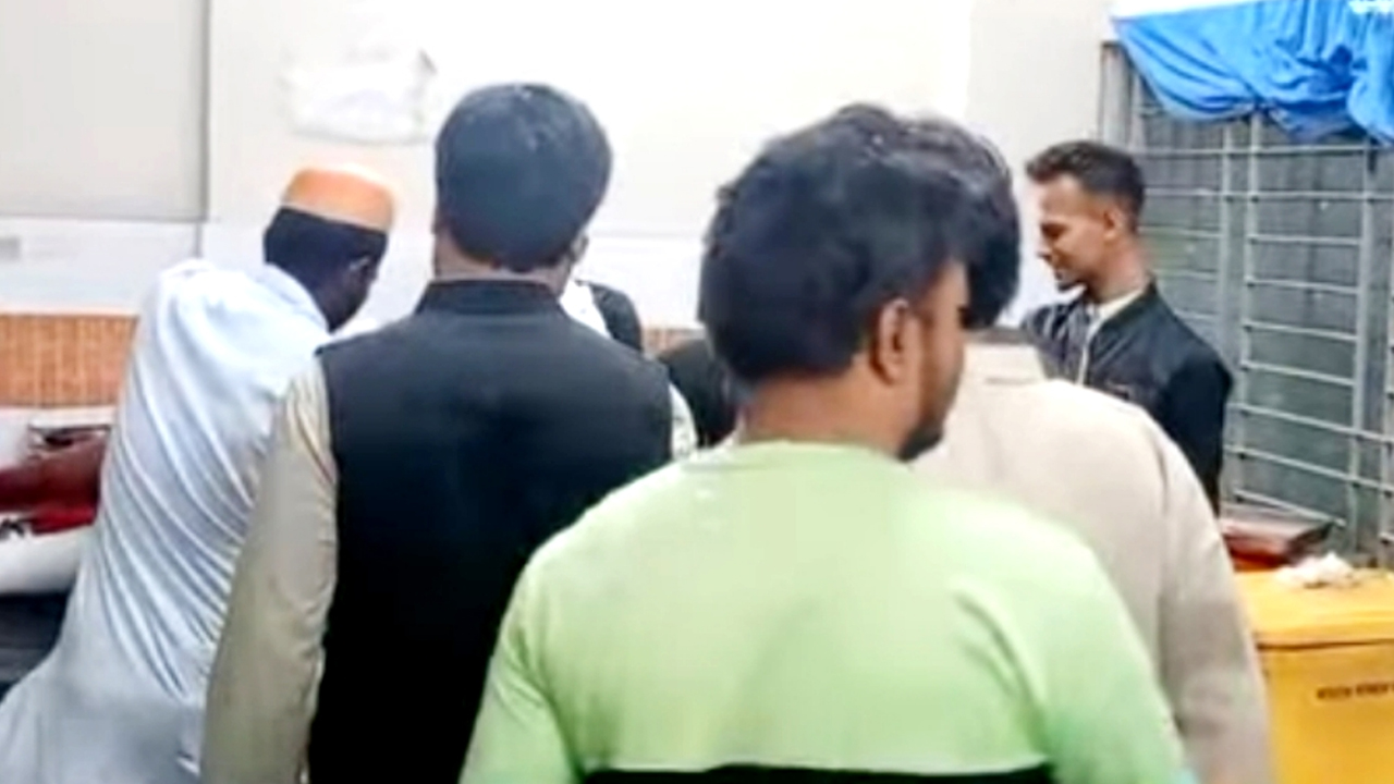 চুয়াডাঙ্গায় মসজিদে যাওয়ার পথে যুবদল কর্মীকে কুপিয়ে জখম