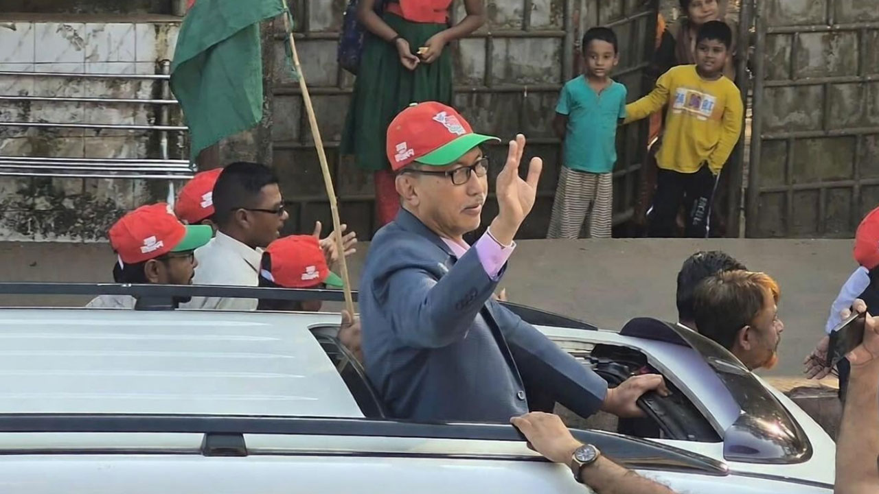 জজের আসন ছেড়ে মন্ত্রিসভায় দীপেন দেওয়ান