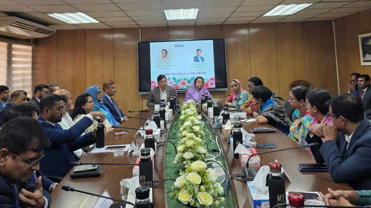 সম্মিলিত প্রচেষ্টায় মন্ত্রণালয়ের কার্যক্রমকে আরও গতিশীল করে তুলতে চাই