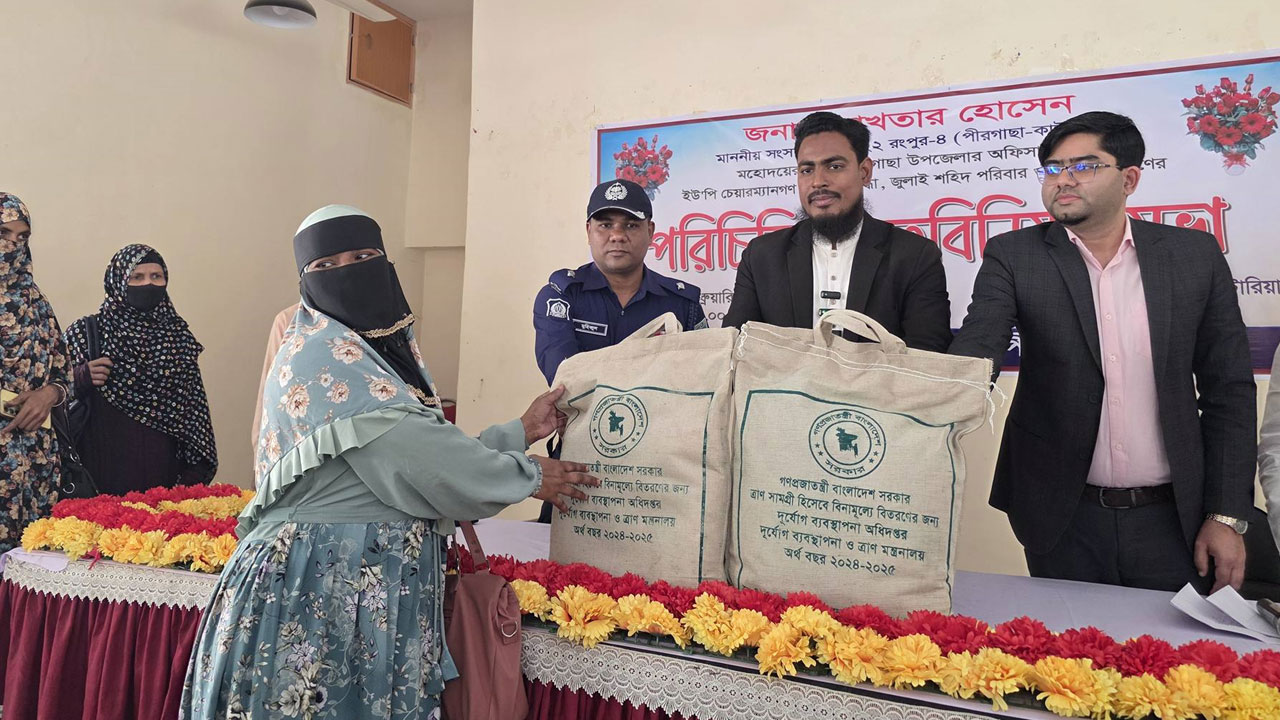 সরকারি দপ্তরে হয়রানিমুক্ত সেবা নিশ্চিত করার আহ্বান আখতারের