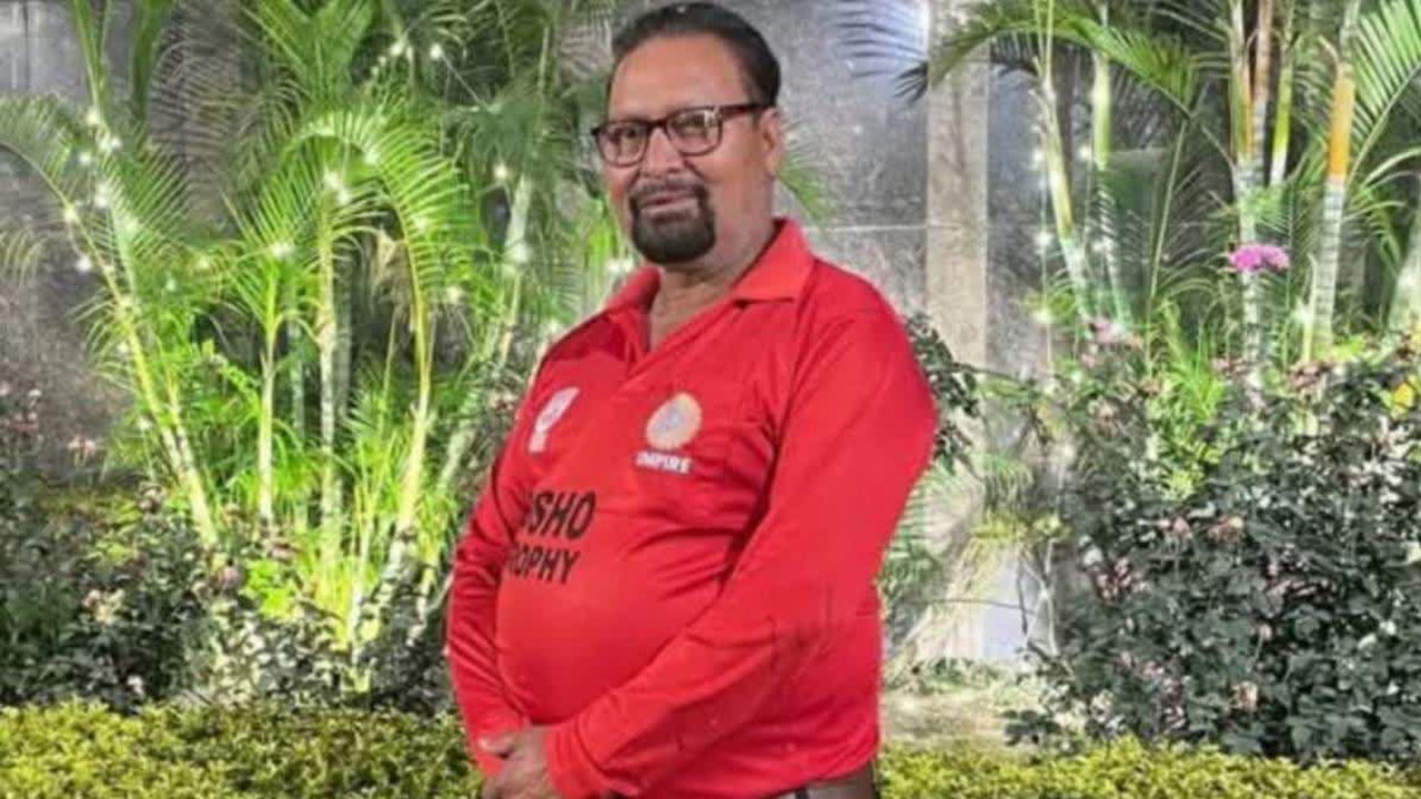 ম্যাচ চলাকালে ভারতীয় আম্পায়ারের মৃত্যু