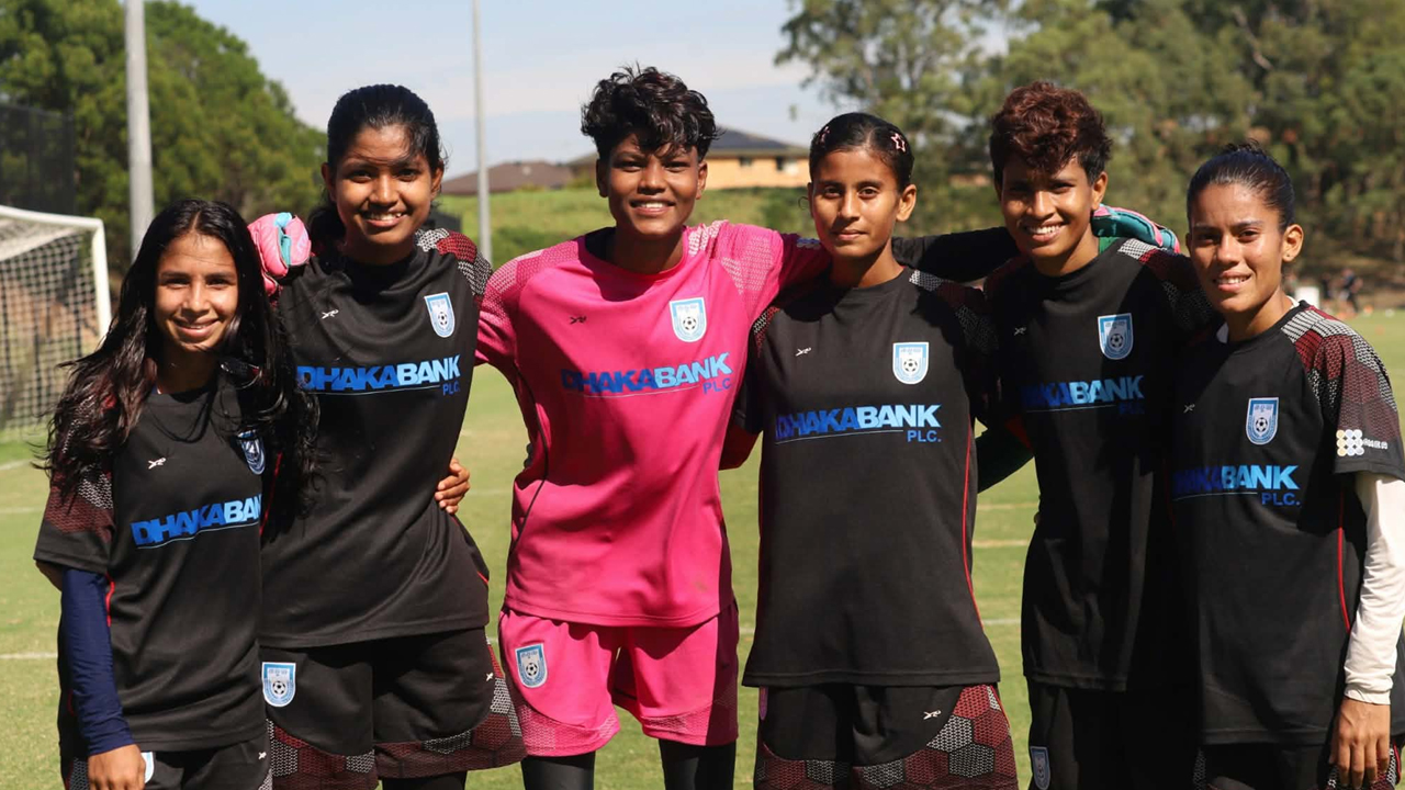 সিডনির গরম মানিয়ে নেওয়ার লড়াই আনিকার