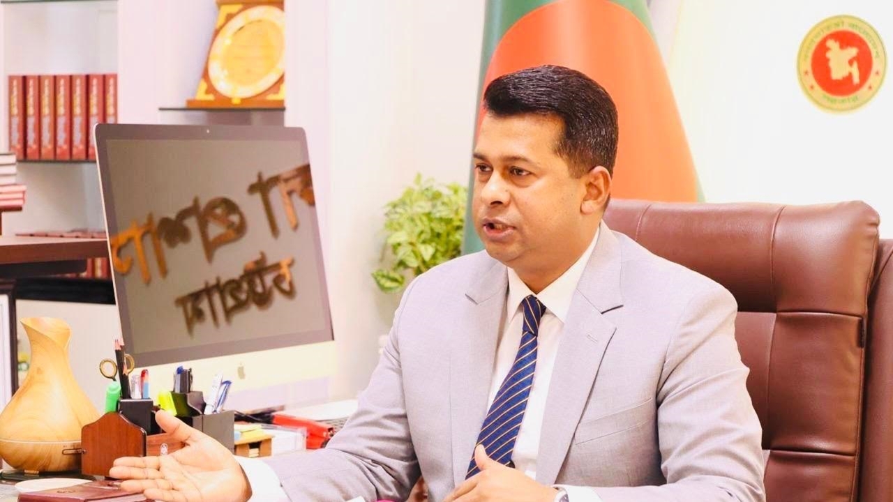 ভোটাররা আনন্দের সঙ্গে ভোটাধিকার প্রয়োগ করেছেন : চট্টগ্রাম ডিসি