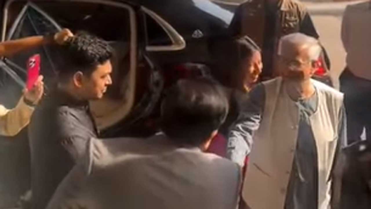 যমুনা ছাড়লেন ড. ইউনূস