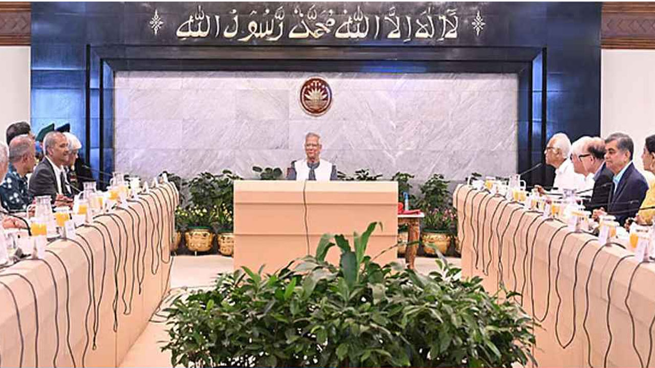 শপথে উপস্থিত থাকবেন উপদেষ্টারা, ফিরবেন পতাকাবিহীন গাড়িতে