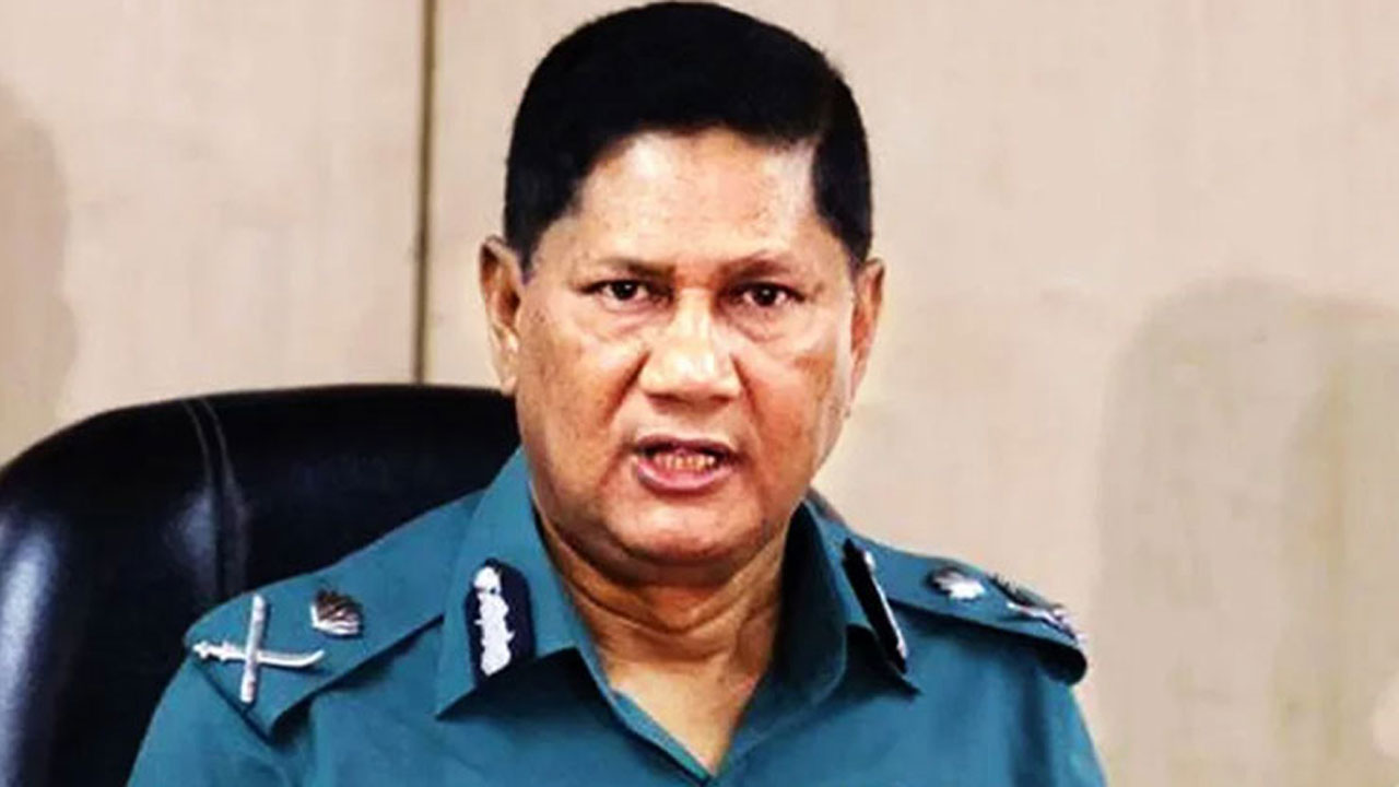 ডিএমপির সাবেক কমিশনার আছাদুজ্জামান ও পরিবারের বিপুল সম্পদ ক্রোক