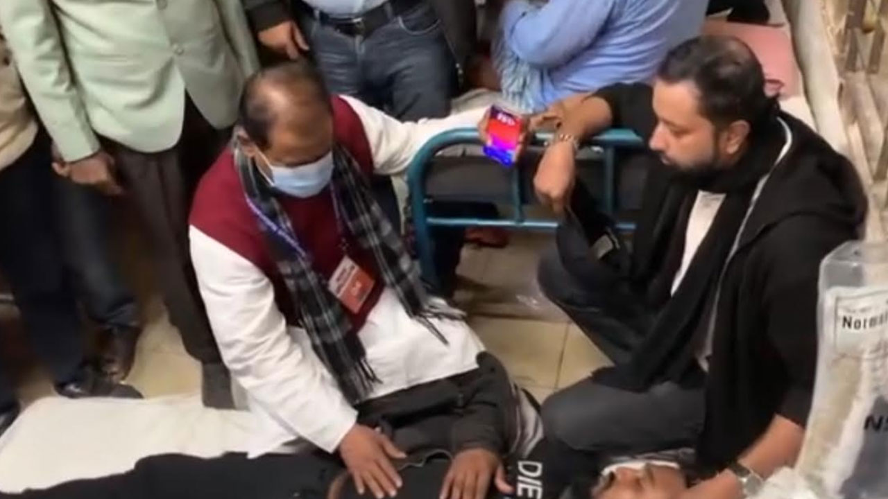 লক্ষ্মীপুরে জামায়াত-বিএনপির মারামারি, আহতদের দেখতে হাসপাতালে প্রার্থীরা