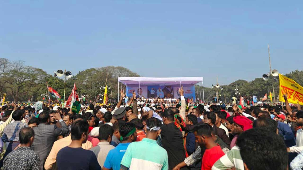 সমাবেশ মঞ্চে তারেক রহমান, দ্বিধা-দ্বন্দ্ব ভুলে কাজ করার আহ্বান