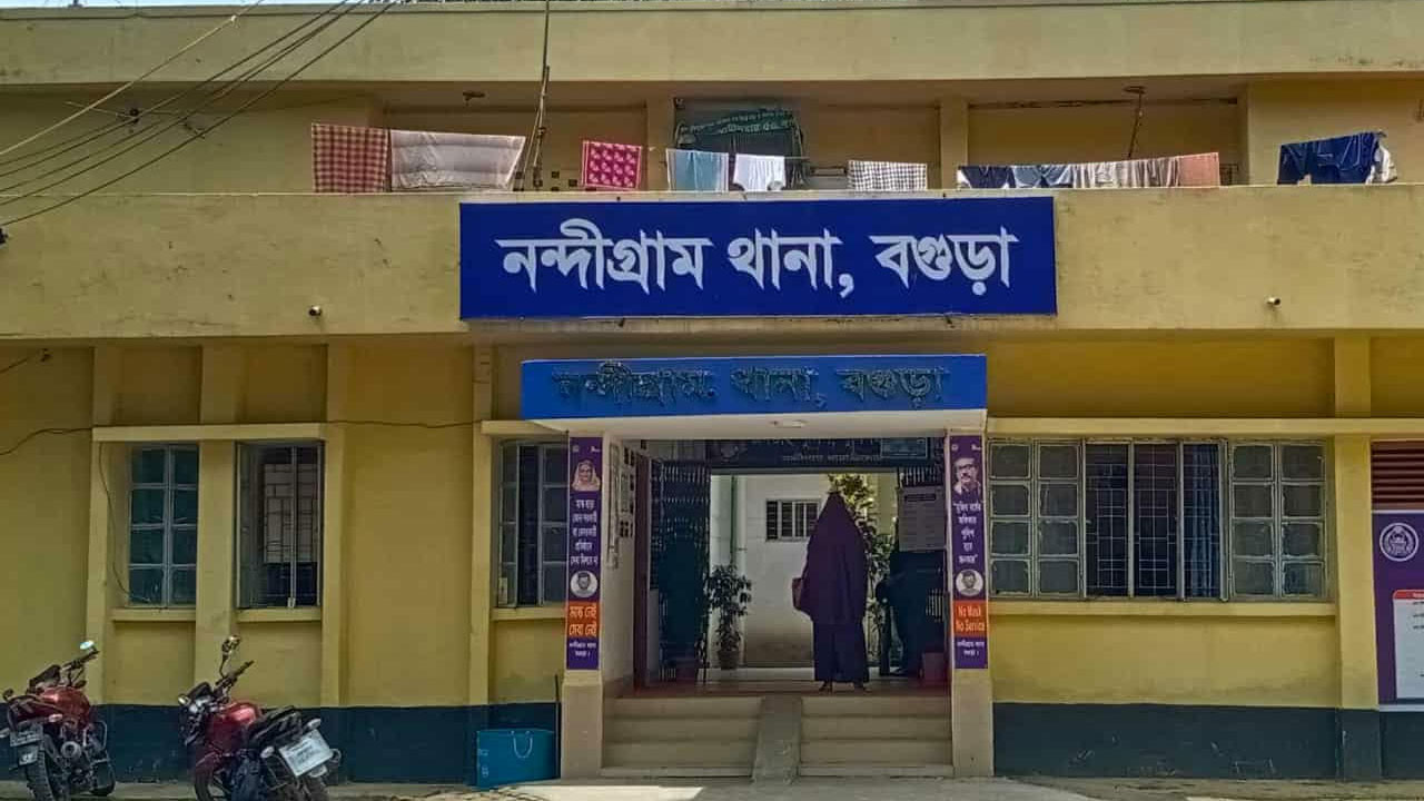 ট্রাক-মোটরসাইকেল মুখোমুখি সংঘর্ষে দুই স্কুলছাত্র নিহত