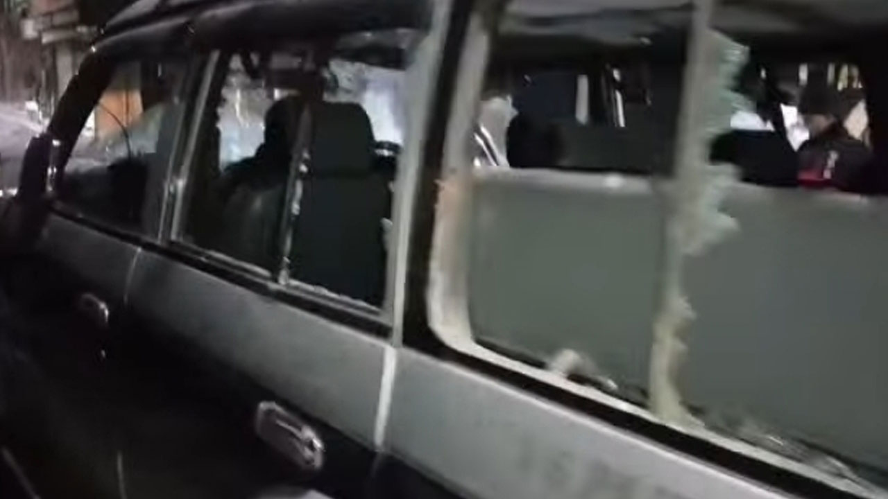 কুমিল্লায় বিএনপির বিদ্রোহী প্রার্থীর গাড়িবহরে হামলা, আহত ১০