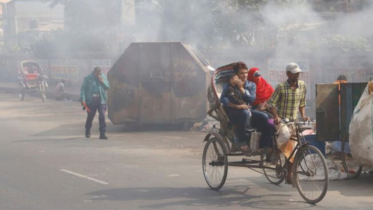 ছুটির দিনেও ঢাকার বাতাস ‘খুব অস্বাস্থ্যকর’