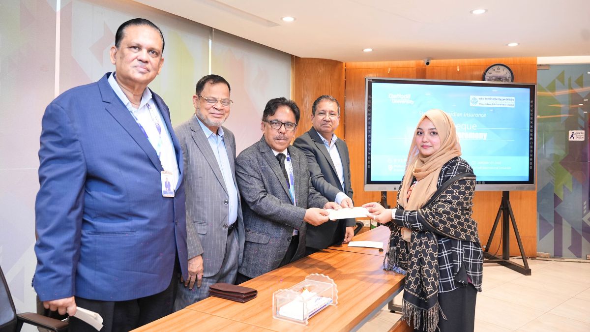 ড্যাফোডিল বিশ্ববিদ্যালয়ে ১৫ কোটি টাকারও বেশি বিমা দাবি পরিশোধ
