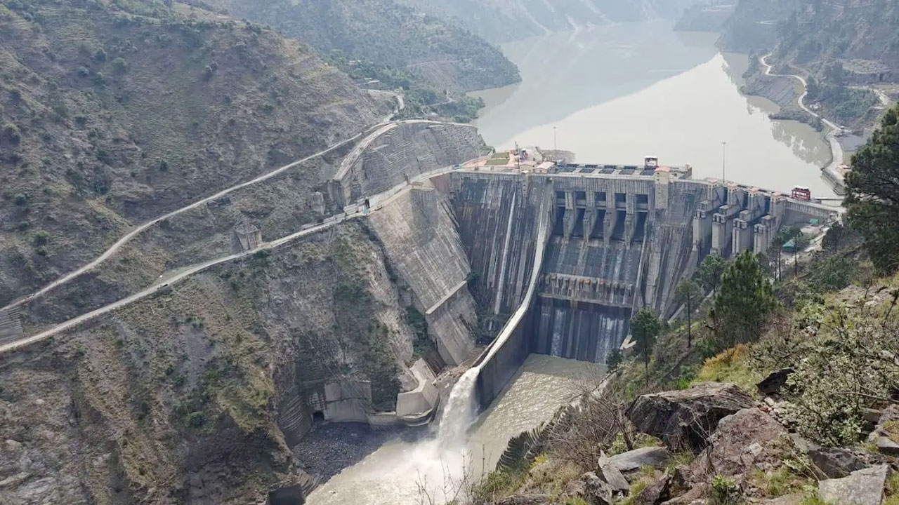 চেনাব নদীতে জলবিদ্যুৎ প্রকল্প নিয়ে ভারতকে হুঁশিয়ারি দিলো পাকিস্তান