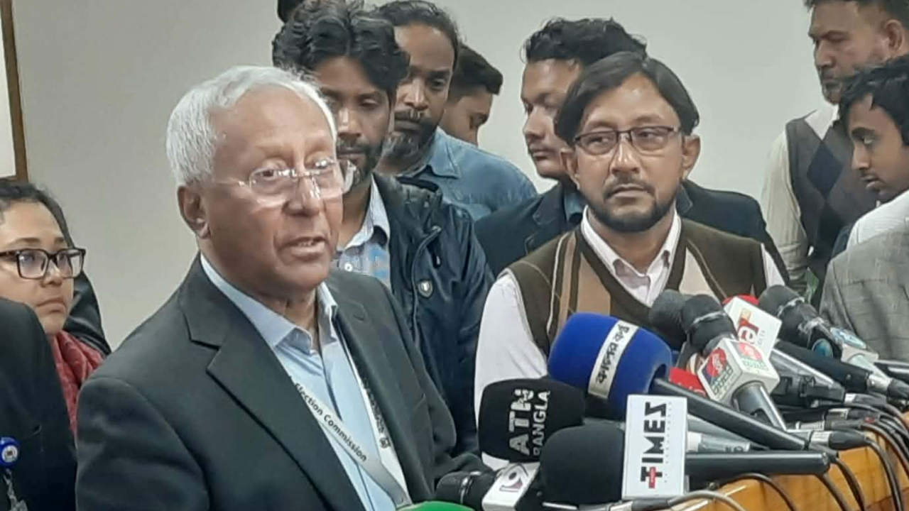 অভ্যন্তরীণ পোস্টাল ব্যালট পাঠানো শুরু, ফলাফল নিয়ে যা জানালেন ইসি সচিব