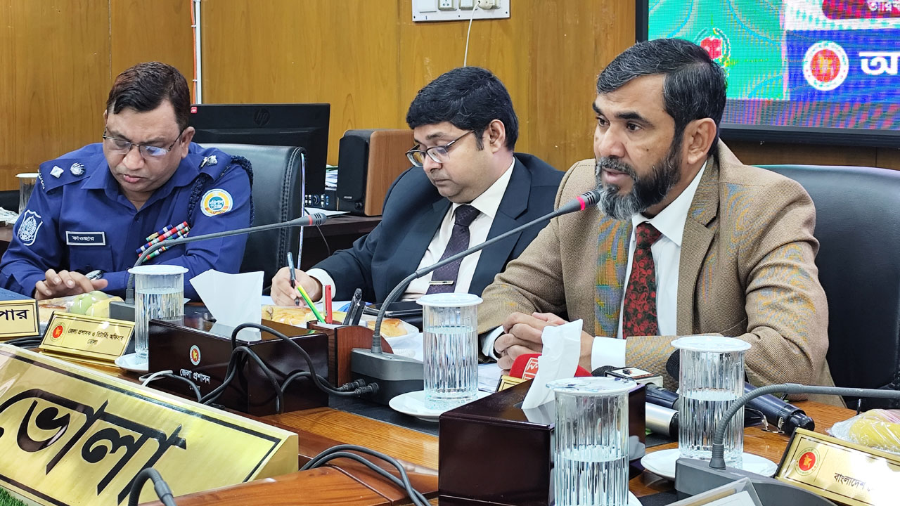 নির্বাচনে প্রশাসন নিরপেক্ষতা হারালে কঠোর ব্যবস্থা নেওয়া হবে