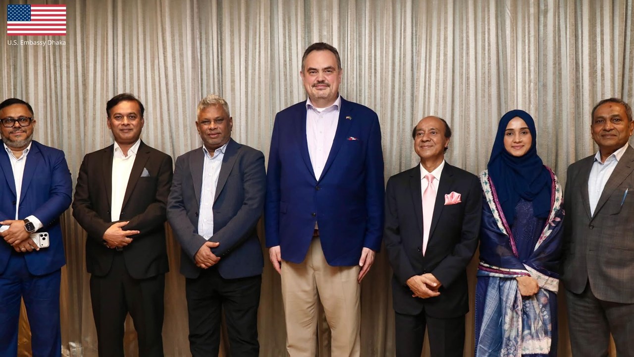 যুক্তরাষ্ট্রের পণ্য আমদানিকারকদের সঙ্গে রাষ্ট্রদূতের বৈঠক