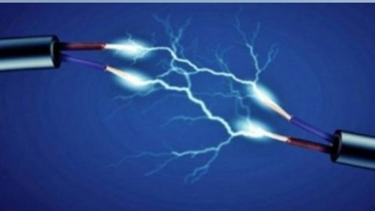 টমেটো তুলতে গিয়ে বিদ্যুৎস্পৃষ্টে ২ জনের মৃত্যু