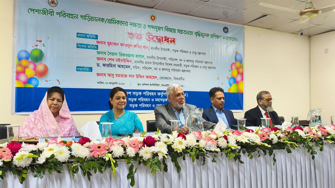 আমরা উটপাখির মতো বালিতে মাথা গুঁজে আছি, প্রলয় ঠেকানো যাবে না