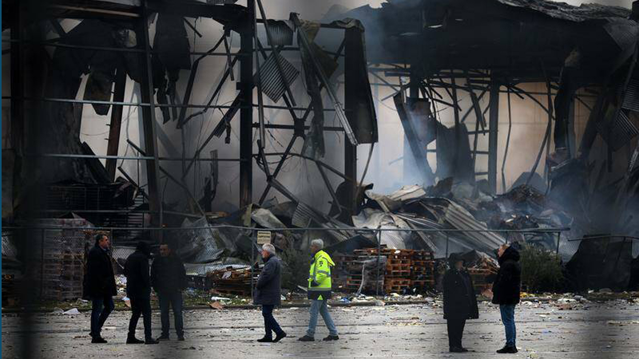 গ্রিসে বিস্কুট কারখানায় ভয়াবহ আগুনে নিহত ৫