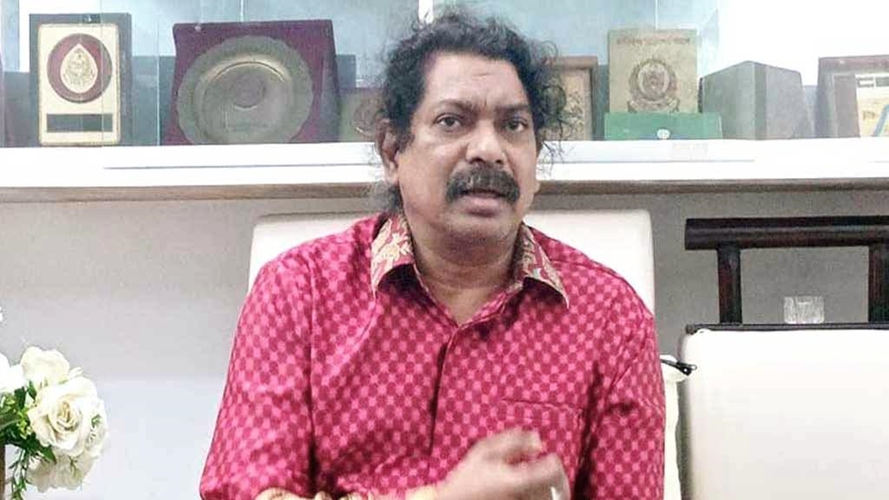 বিছানা ছিল রক্তমাখা, দেয়ালে রক্তে লেখা মোবাইল নম্বর