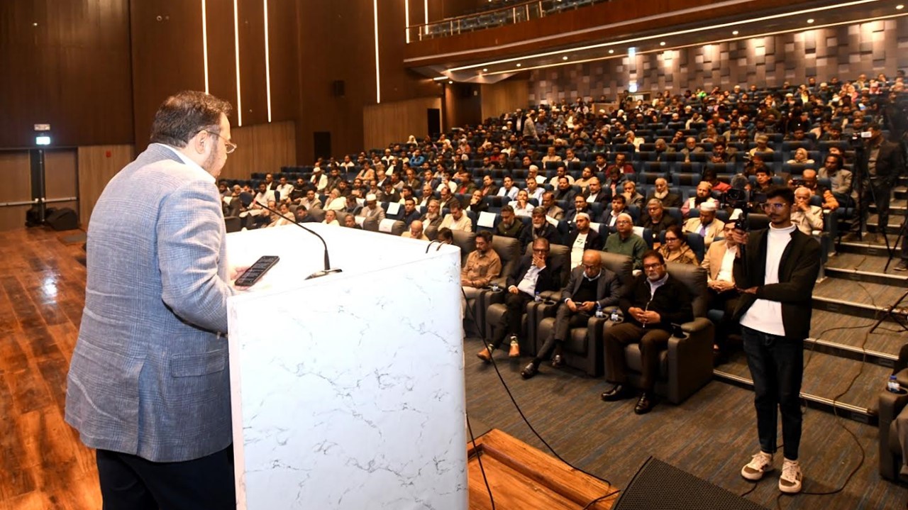 খালেদা জিয়ার শাসনামলে পোশাক রপ্তানি এক বিলিয়ন ডলার মাইলফলক স্পর্শ করে