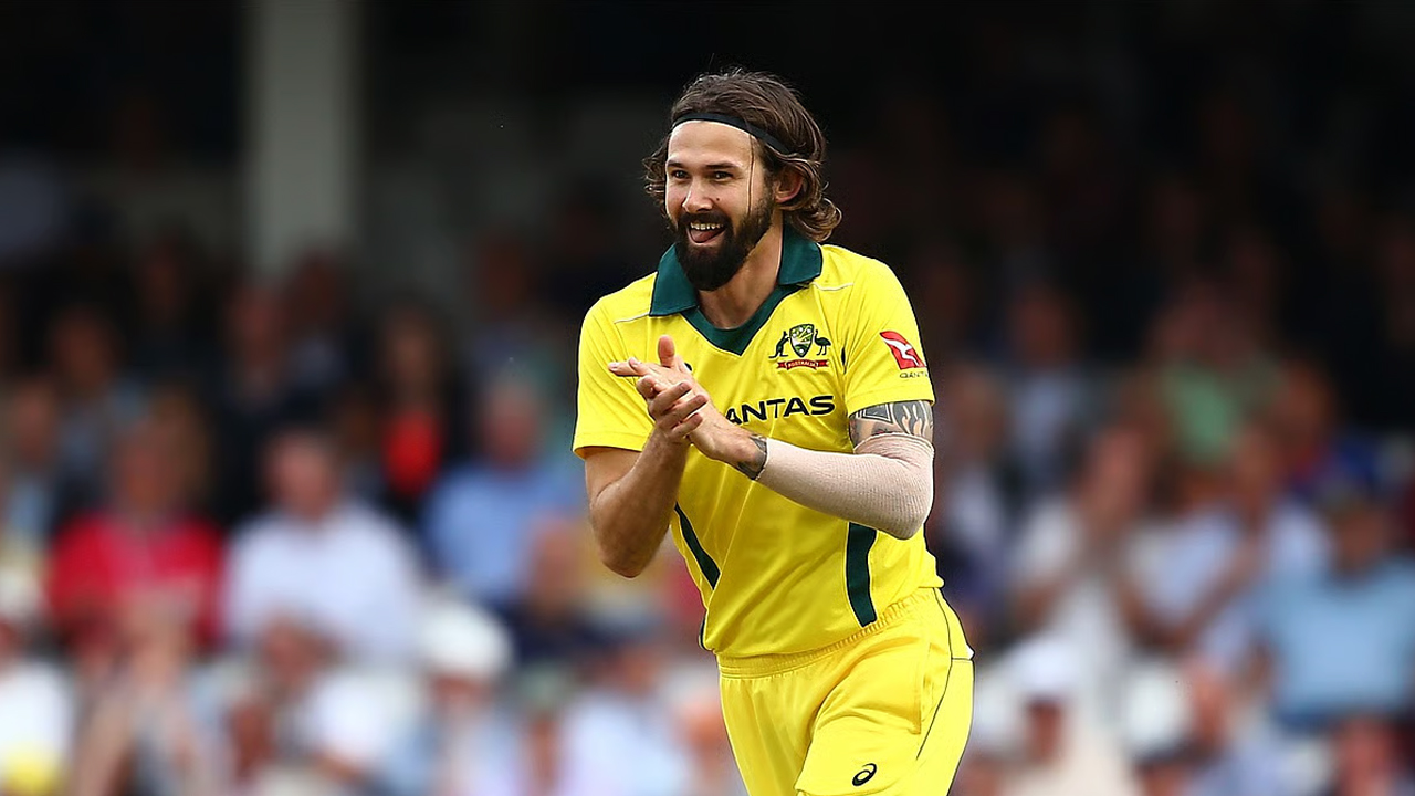 পেশাদার ক্রিকেট থেকে অবসরে বিশ্বকাপজয়ী অজি ক্রিকেটার