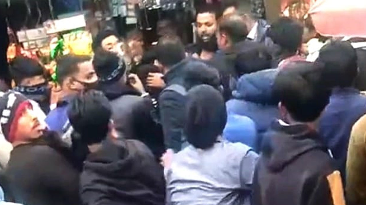 ভৈরবে টিকিট চাওয়ায় ছাত্র পরিচয়ে টিটিইকে মারধর