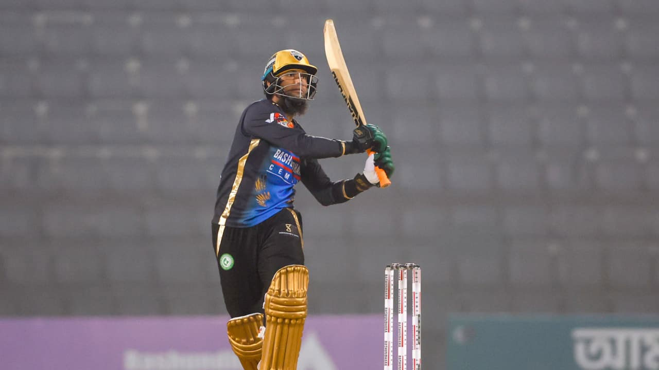 ‘গত ৩-৪ বছরের মধ্যে সেরা ব্যাটিং করছে মাহমুদউল্লাহ’