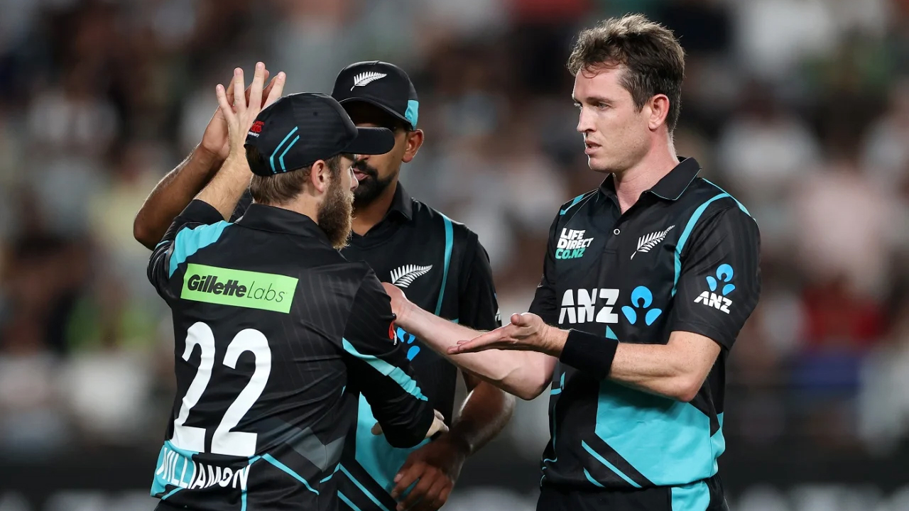 বিশ্বকাপের আগমুহূর্তে তারকা ক্রিকেটারকে হারাল নিউজিল্যান্ড