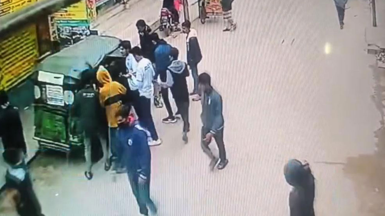 প্রকাশ্যে কলেজছাত্র হত্যার ঘটনায় প্রধান আসামি গ্রেপ্তার