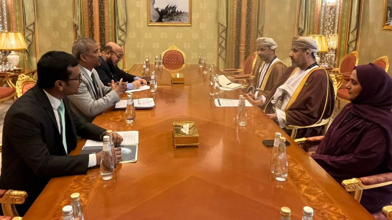 বাংলাদেশিদের জন্য ওয়ার্ক ভিসা চালুর আশ্বাস ওমানের শ্রমমন্ত্রীর