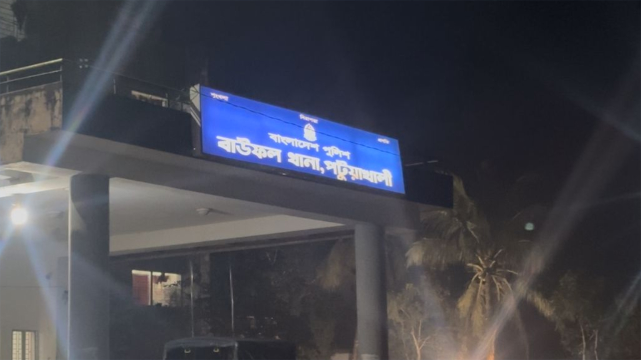 বাসায় ডেকে নবম শ্রেণীর দুই বান্ধবীকে ধর্ষণের অভিযোগ